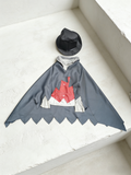 Boys' Pirate Earl Costume Set: 1 top, 1 cape and 1 hat. The top adopts fake two-piece spliced design with light gray and bright red. Kids pirate costume for Halloween and various carnival parties.